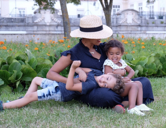Tamera Mowry-Housley logo